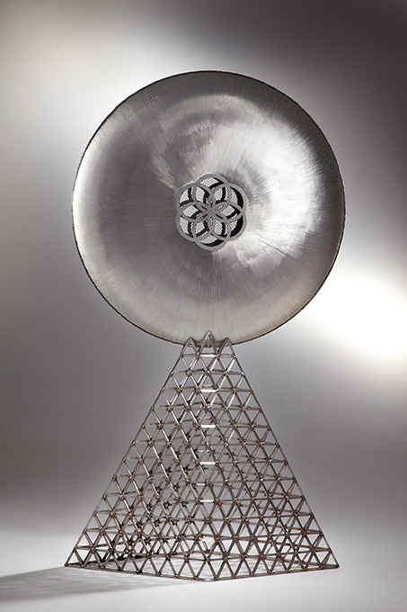 Acero inoxidable, 179 x 100 x 43 cm.