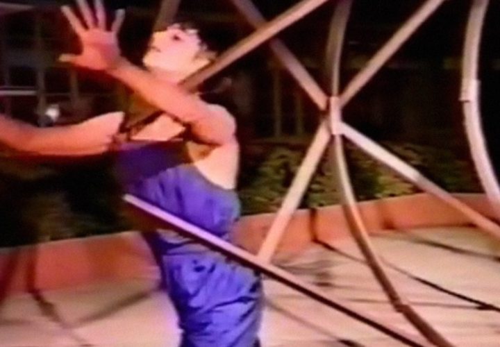 Lydia Azout: Acción Escultórica